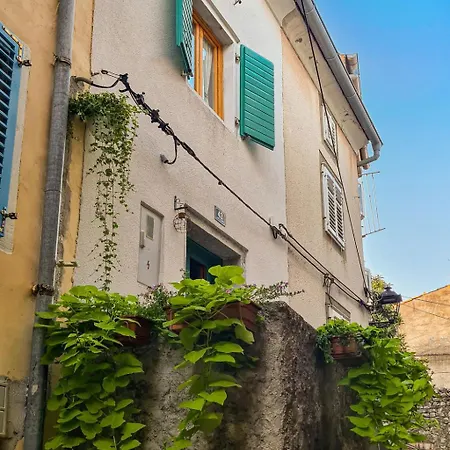 Amorino By Interhome 펜션 크레스